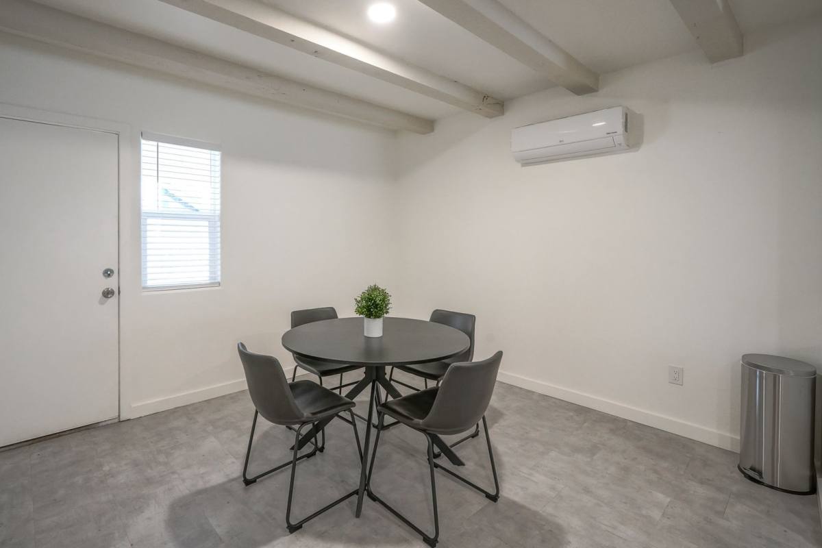 Apartment for rent at 11930 Menaul Blvd NE, Albuquerque, NM 87112