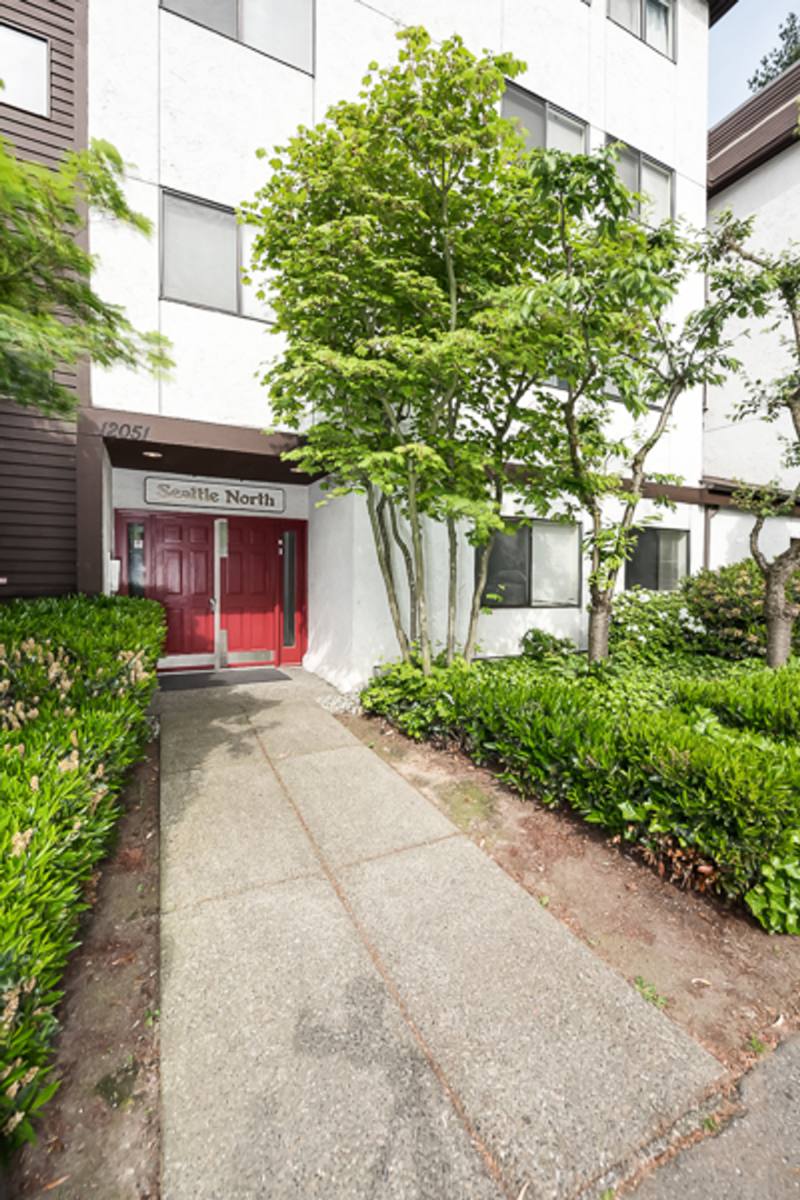 Apartment for rent at 12051 28th Ave NE, Seattle, WA 98125