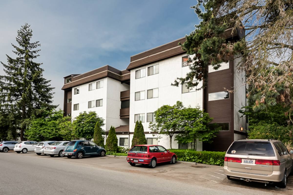Apartment for rent at 12051 28th Ave NE, Seattle, WA 98125