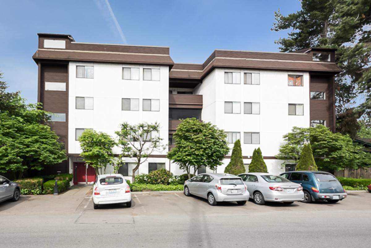 Apartment for rent at 12051 28th Ave NE, Seattle, WA 98125