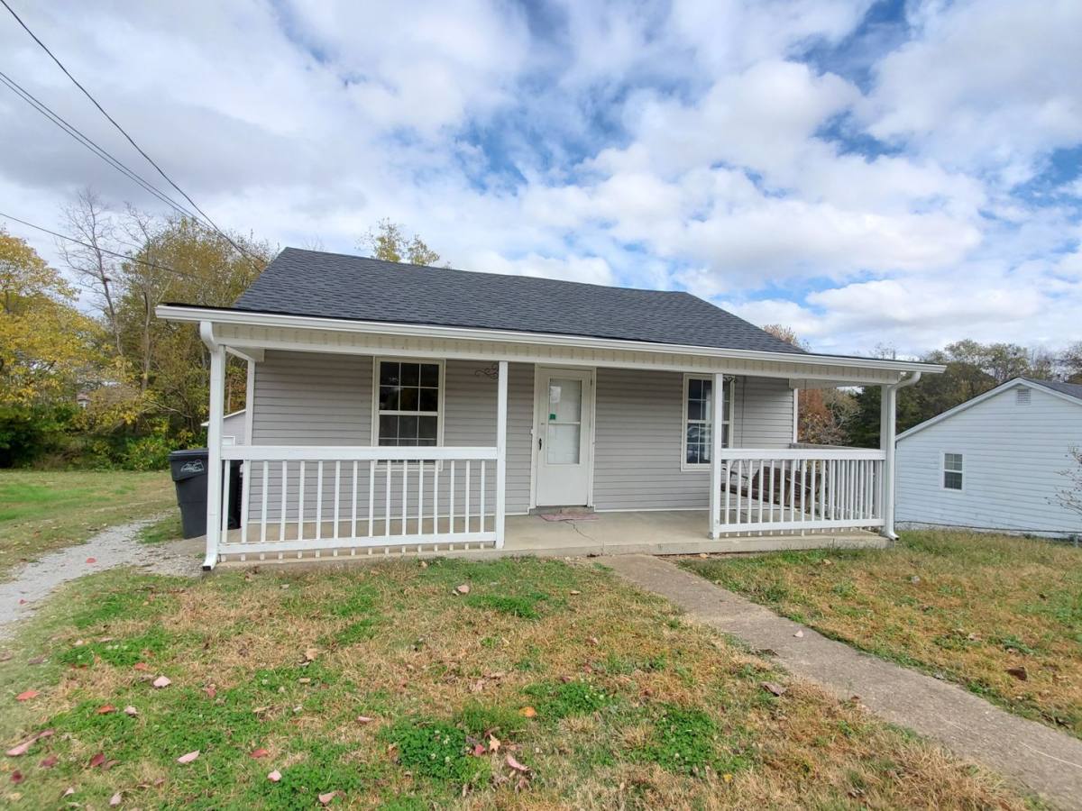 House for rent at 329 E 18th St, Columbia, TN 38401