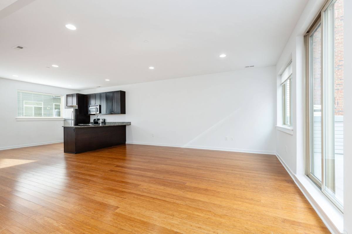Townhouse for rent at 1221 Mount Vernon St, Philadelphia, PA 19123