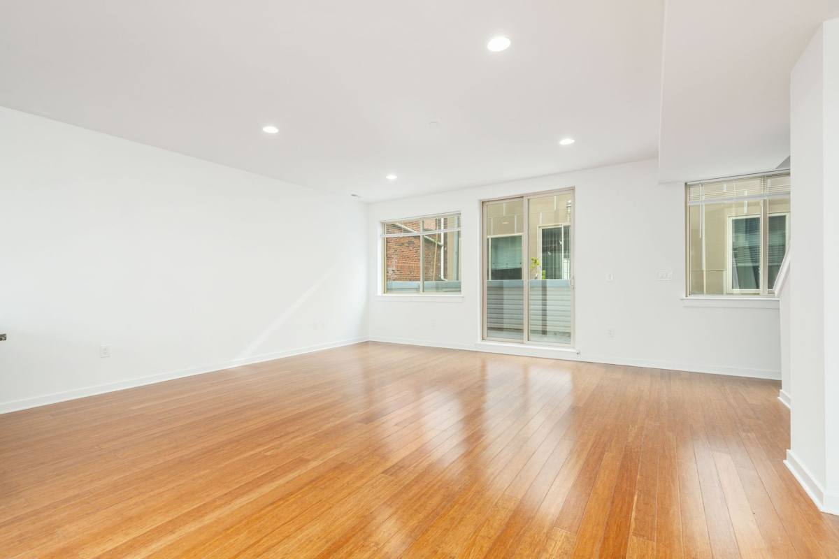 Townhouse for rent at 1221 Mount Vernon St, Philadelphia, PA 19123