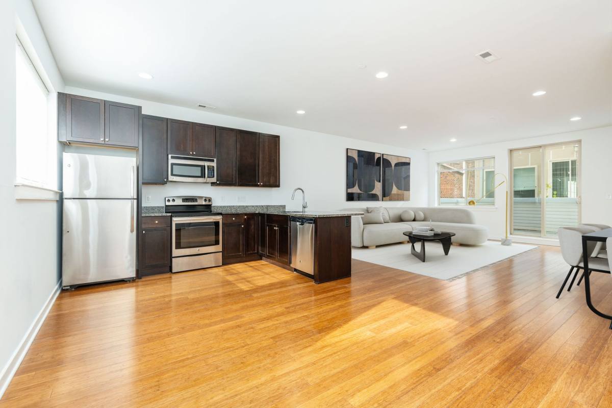 Townhouse for rent at 1221 Mount Vernon St, Philadelphia, PA 19123