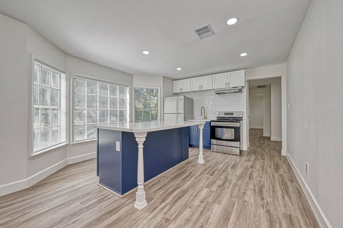Apartment for rent at 5609 Denmark St, Houston, TX 77028