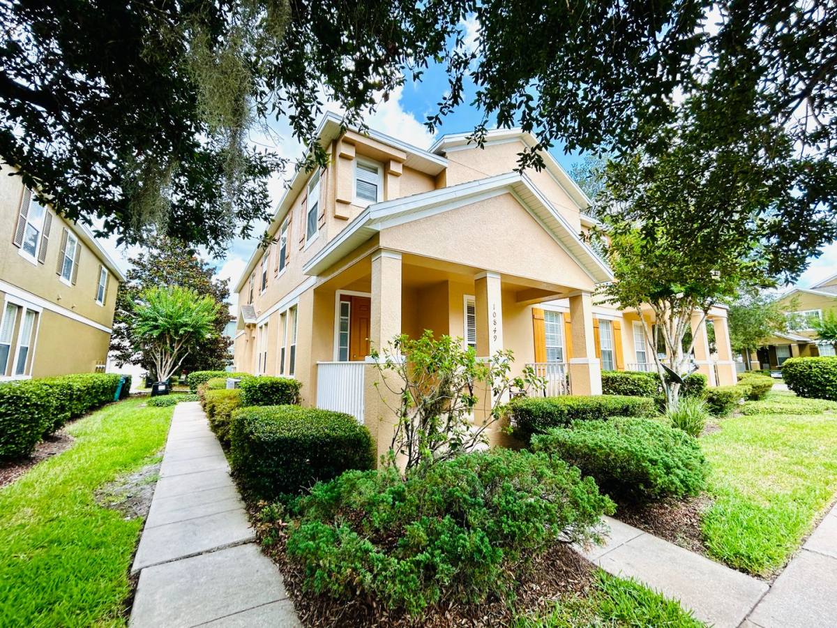 Townhouse for rent at 10849 Spider Lily Dr, Orlando, FL 32832