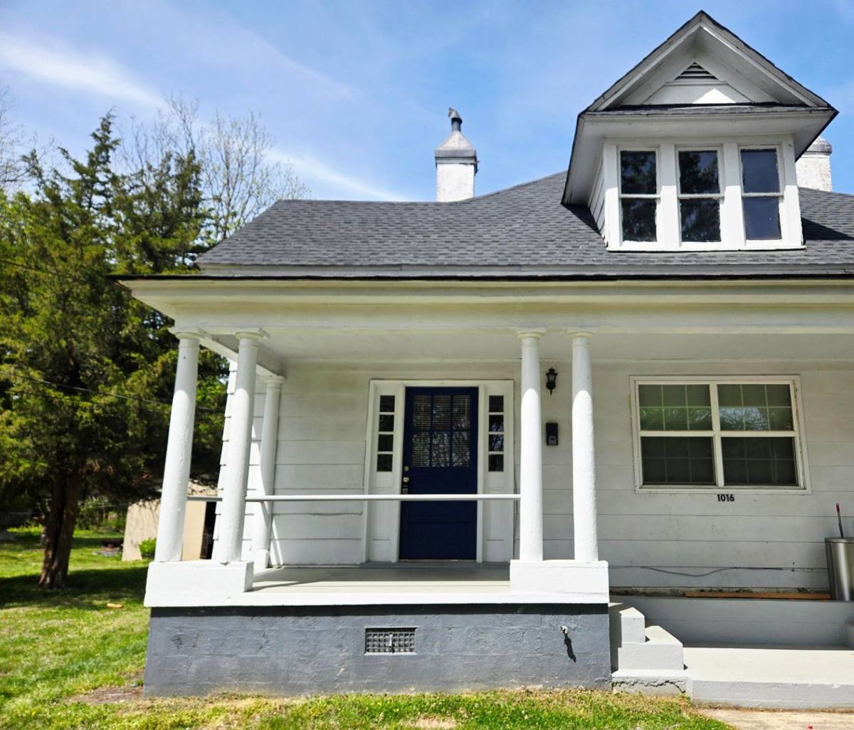 Apartment for rent at 1016 Washington St, Burlington, NC 27217
