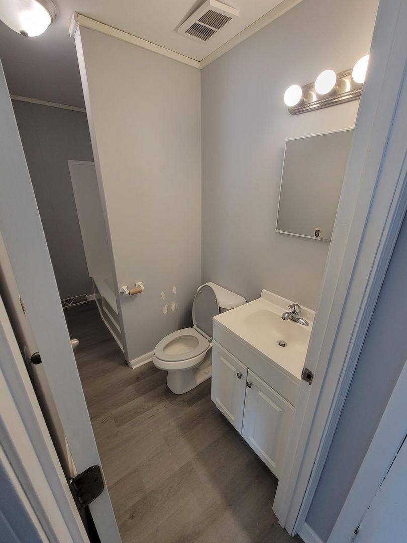Apartment for rent at 1016 Washington St, Burlington, NC 27217