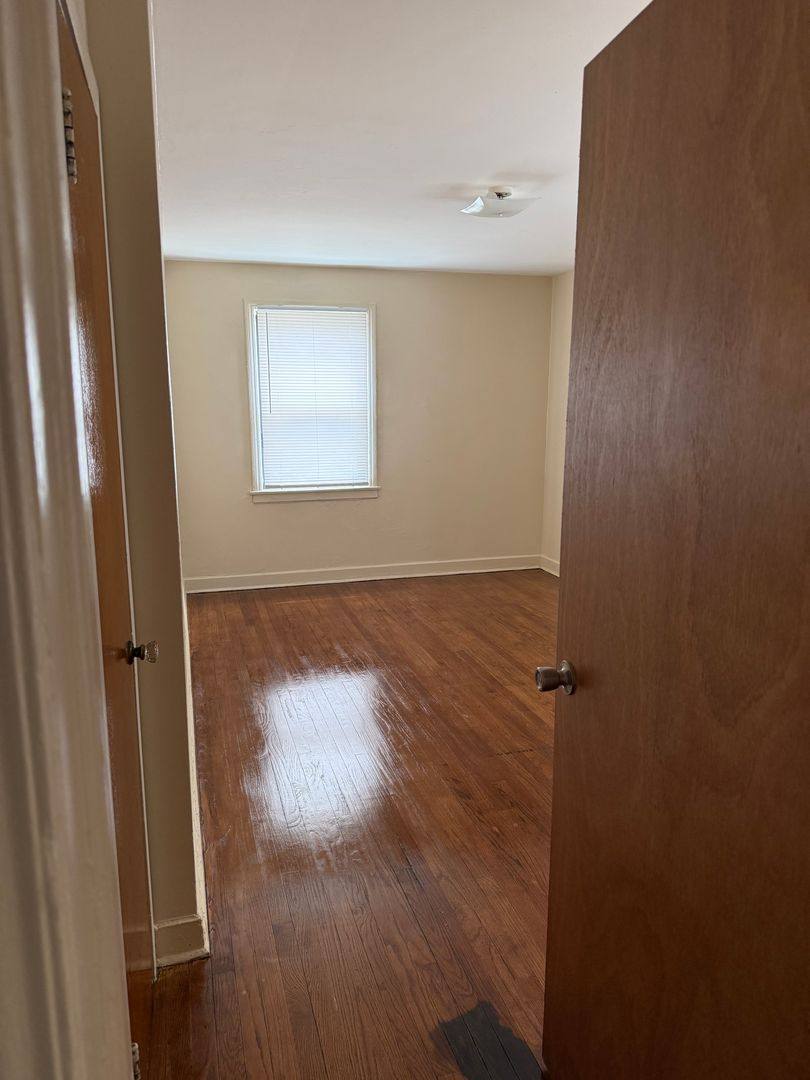 Apartment for rent at 1639-53 E 74th St, Chicago, IL 60649