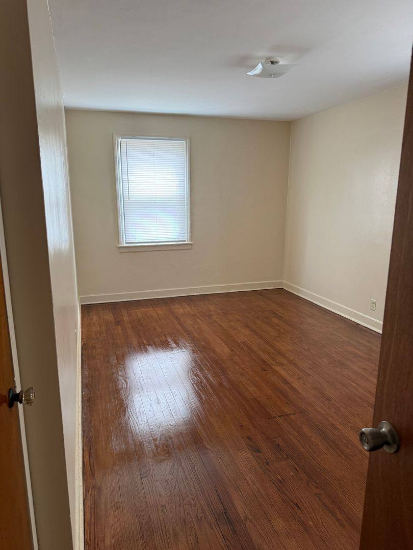 Apartment for rent at 1639-53 E 74th St, Chicago, IL 60649