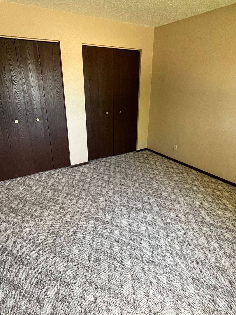 Apartment for rent at 1025 7th Ave NE, Watertown, SD 57201