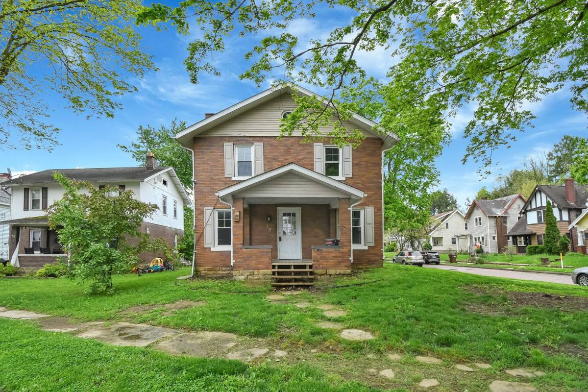 House for rent at 39 Charles St, Newark, OH 43055