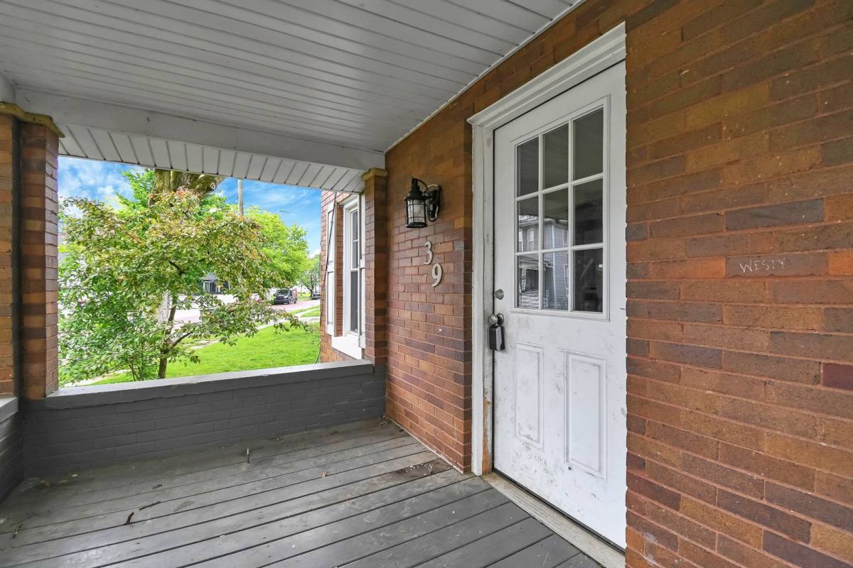 House for rent at 39 Charles St, Newark, OH 43055