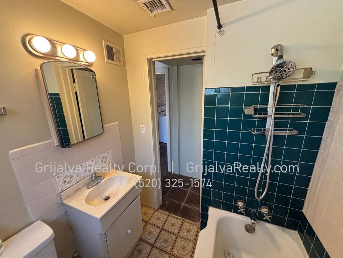 Apartment for rent at 2606 N Columbus Blvd, Tucson, AZ 85712
