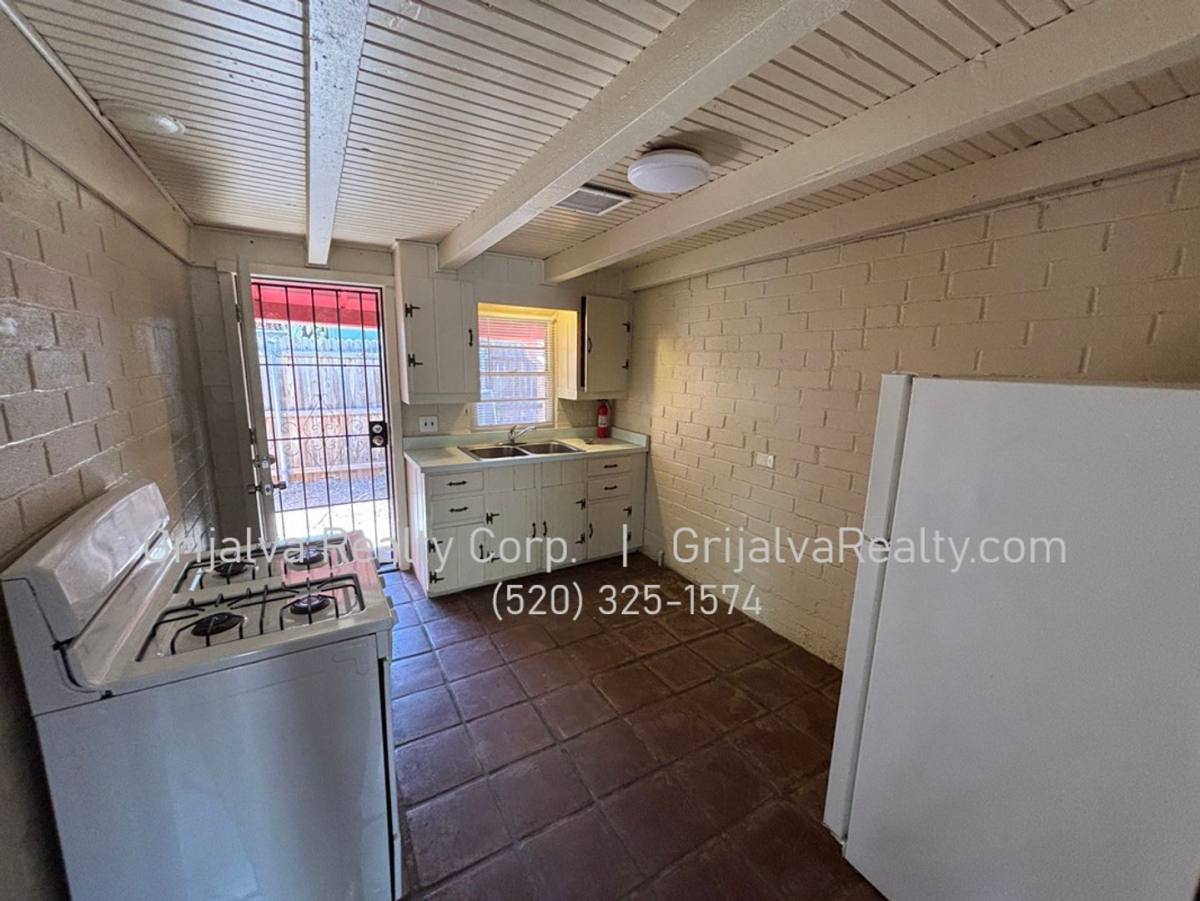 Apartment for rent at 2606 N Columbus Blvd, Tucson, AZ 85712