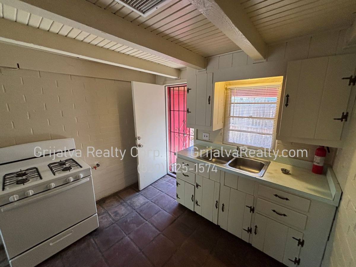 Apartment for rent at 2606 N Columbus Blvd, Tucson, AZ 85712