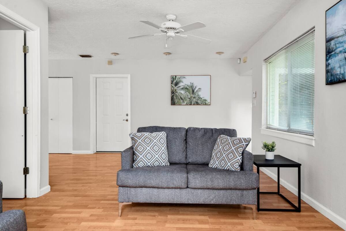 Apartment for rent at 166 17th Ave SE, Saint Petersburg, FL 33701