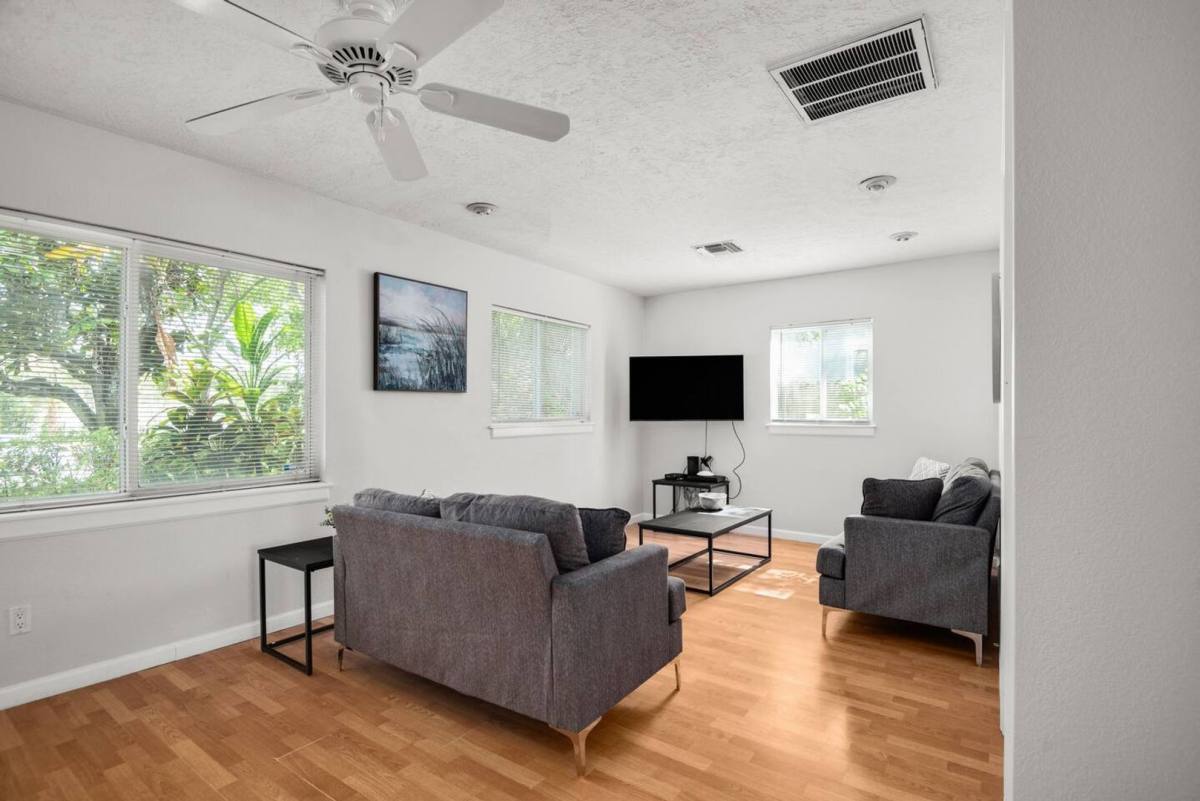 Apartment for rent at 166 17th Ave SE, Saint Petersburg, FL 33701