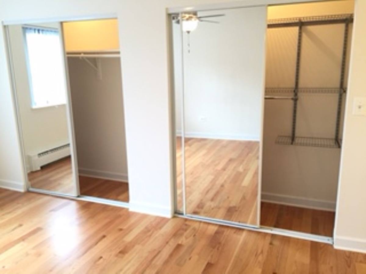 Apartment for rent at 5423 N Winthrop Ave, Chicago, IL 60640