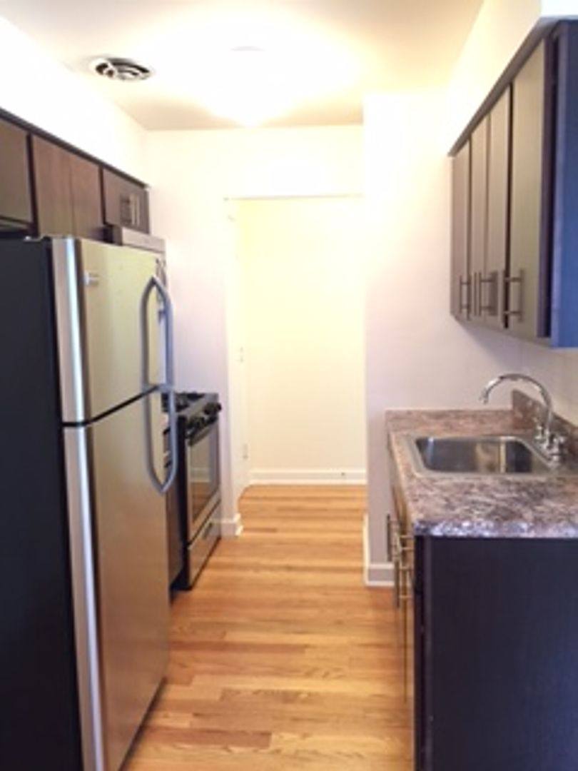 Apartment for rent at 5423 N Winthrop Ave, Chicago, IL 60640