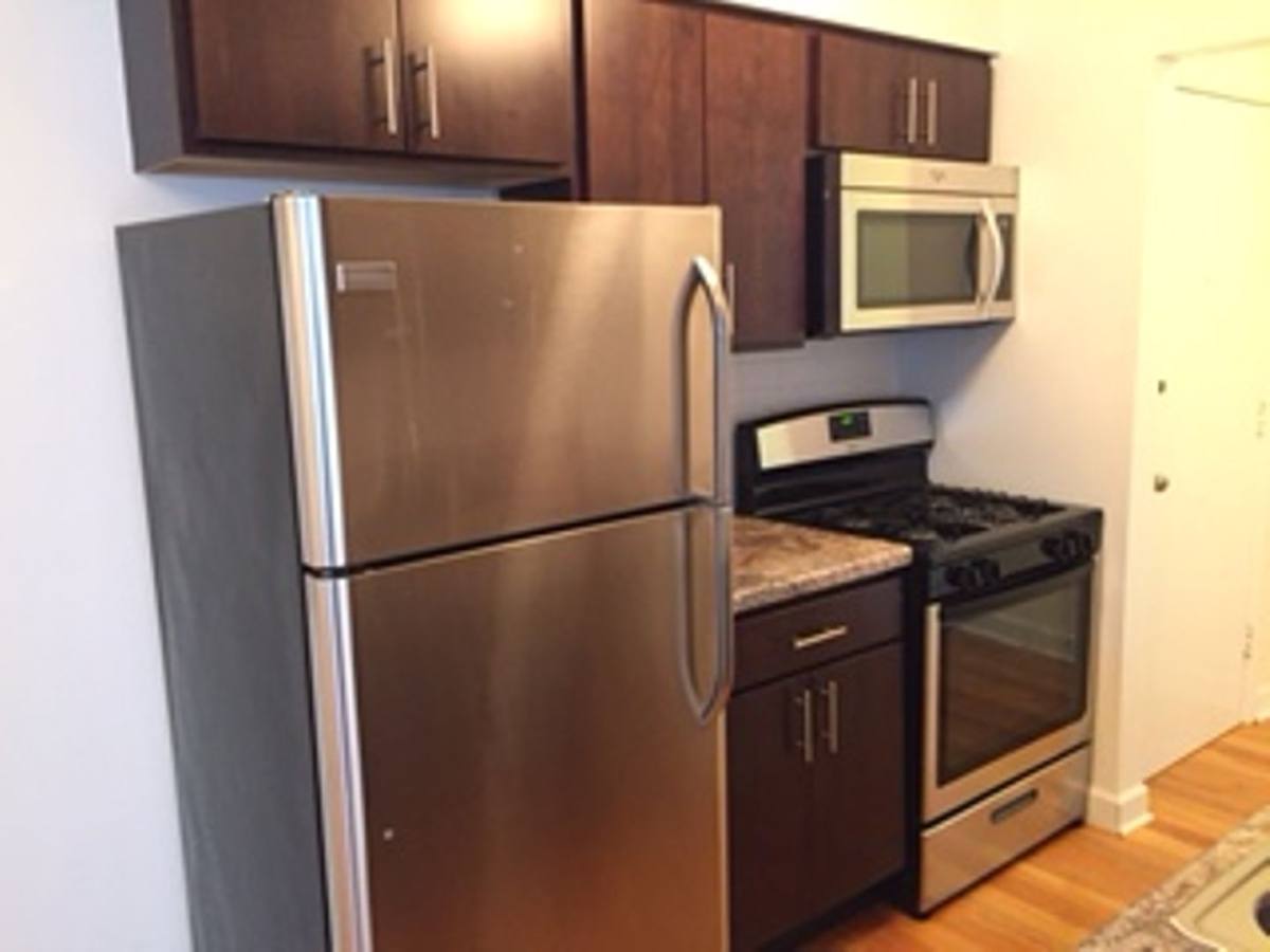 Apartment for rent at 5423 N Winthrop Ave, Chicago, IL 60640