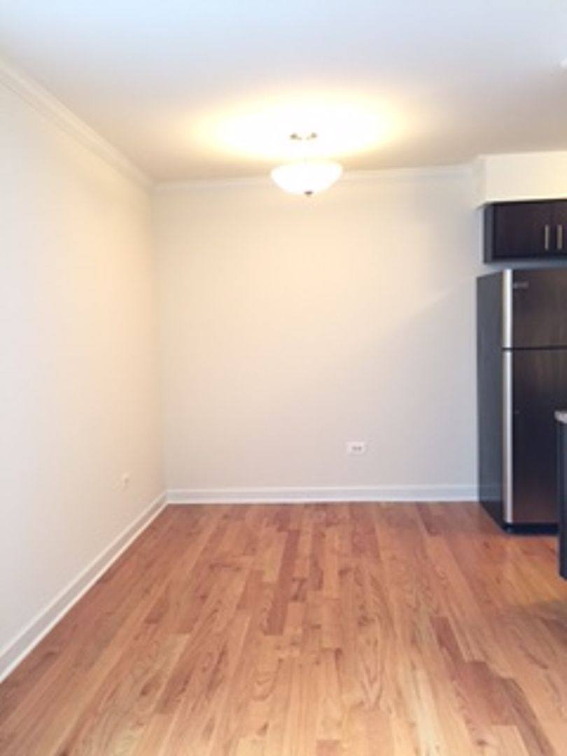 Apartment for rent at 5423 N Winthrop Ave, Chicago, IL 60640