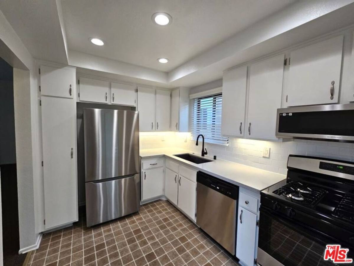 Apartment for rent at 2349 Bentley Ave, Los Angeles, CA 90064