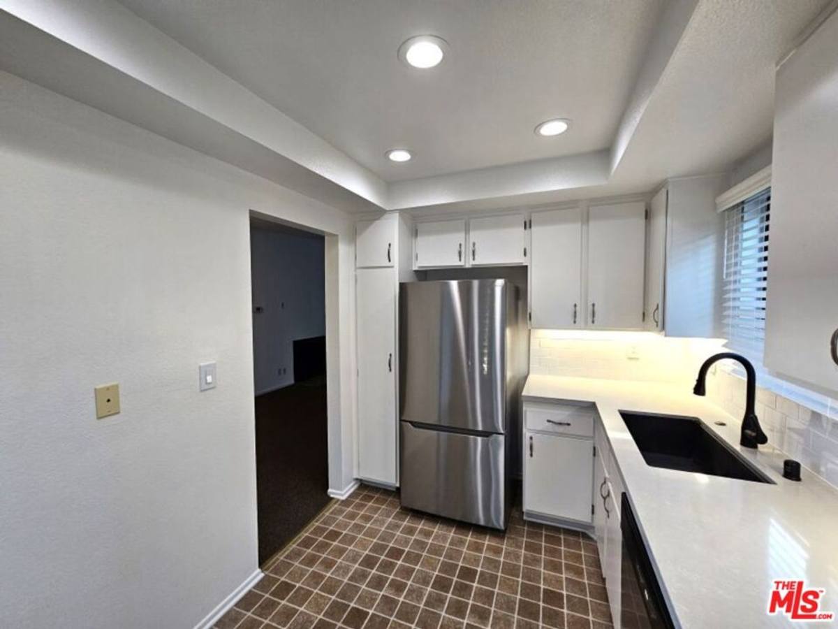 Apartment for rent at 2349 Bentley Ave, Los Angeles, CA 90064