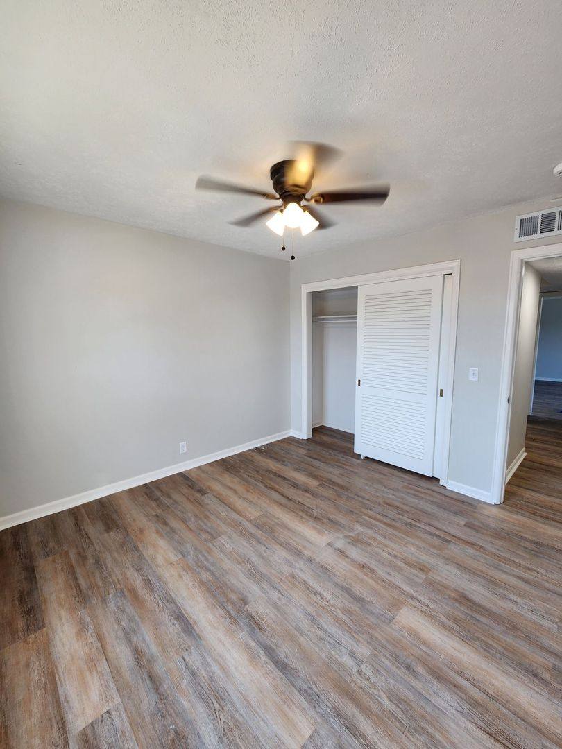 Apartment for rent at 38 Dillman Dr, Council Bluffs, IA 51503