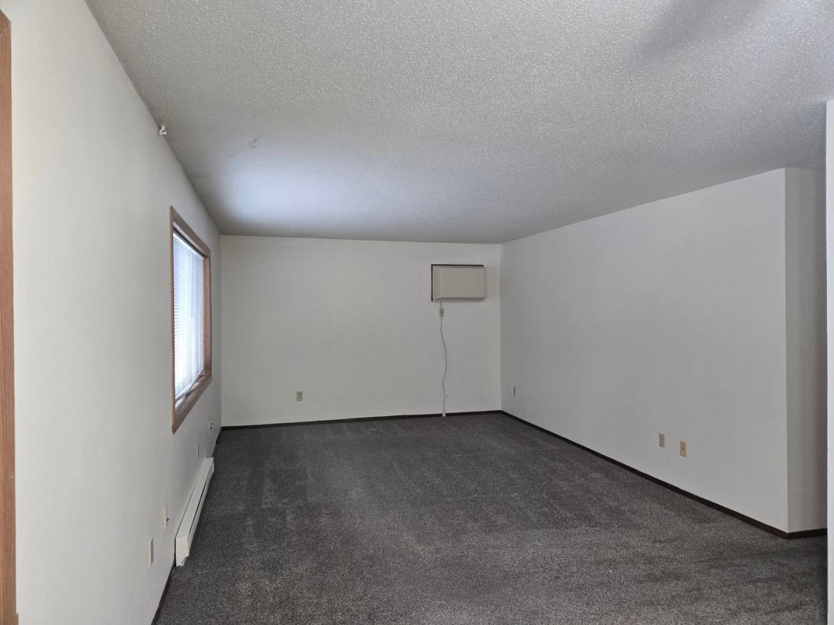 Apartment for rent at 1408 Oak Manor Ave S, Fargo, ND 58103