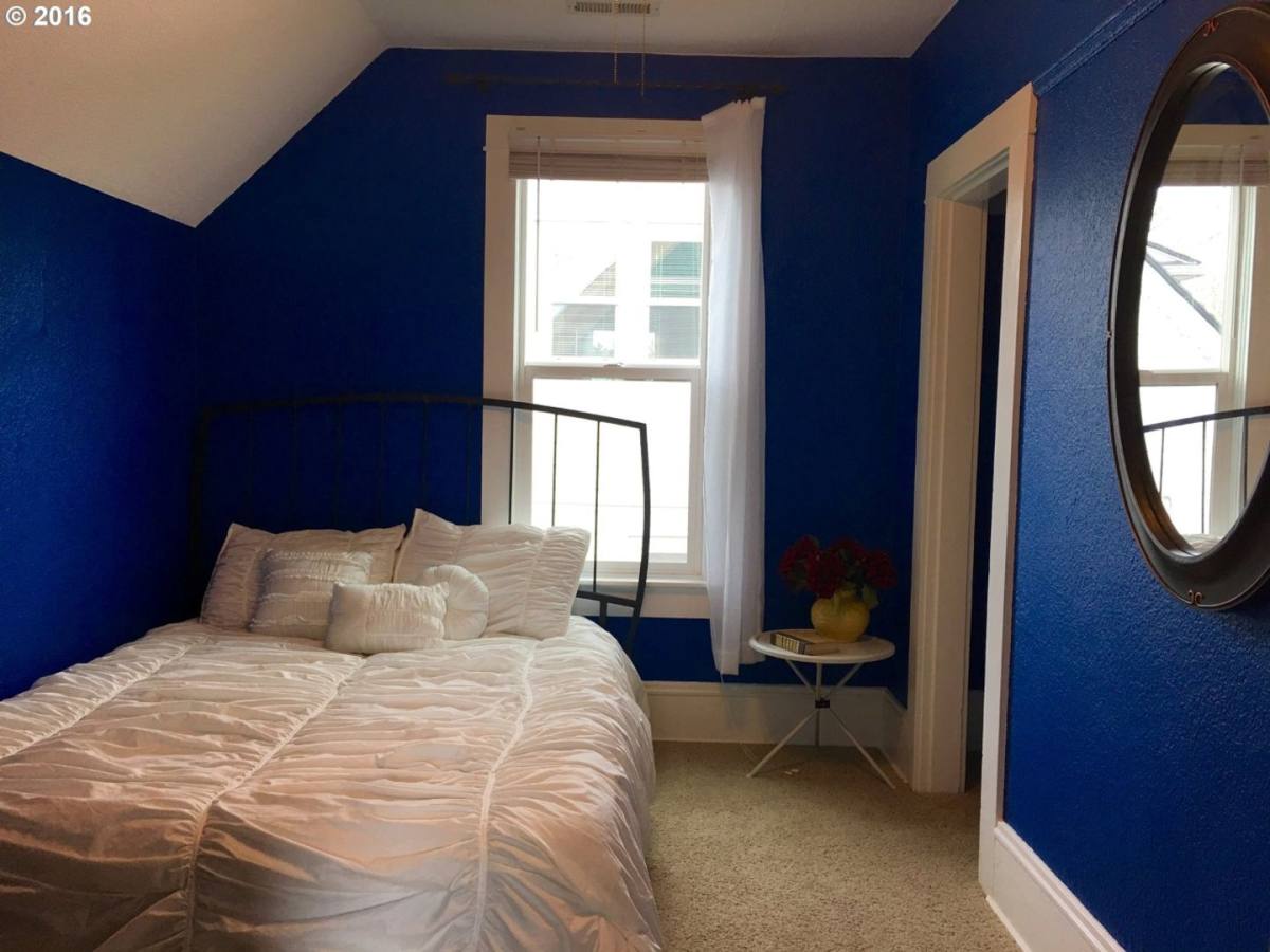 House for rent at 122 E 28th St, Vancouver, WA 98663