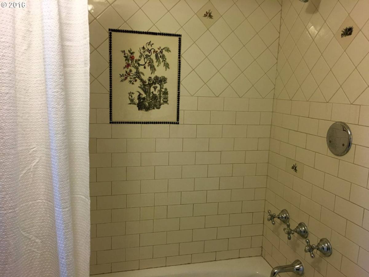 House for rent at 122 E 28th St, Vancouver, WA 98663