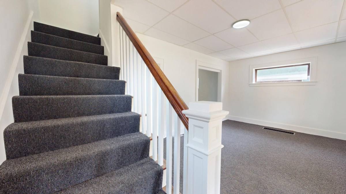 House for rent at 109 W Ely St, Alliance, OH 44601