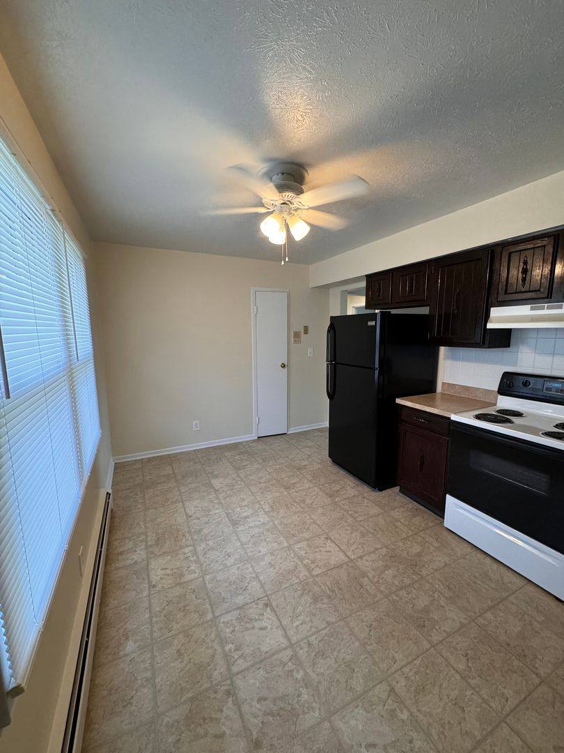 Apartment for rent at 3872 Niles-Carver Rd, Mineral Ridge, OH 44440