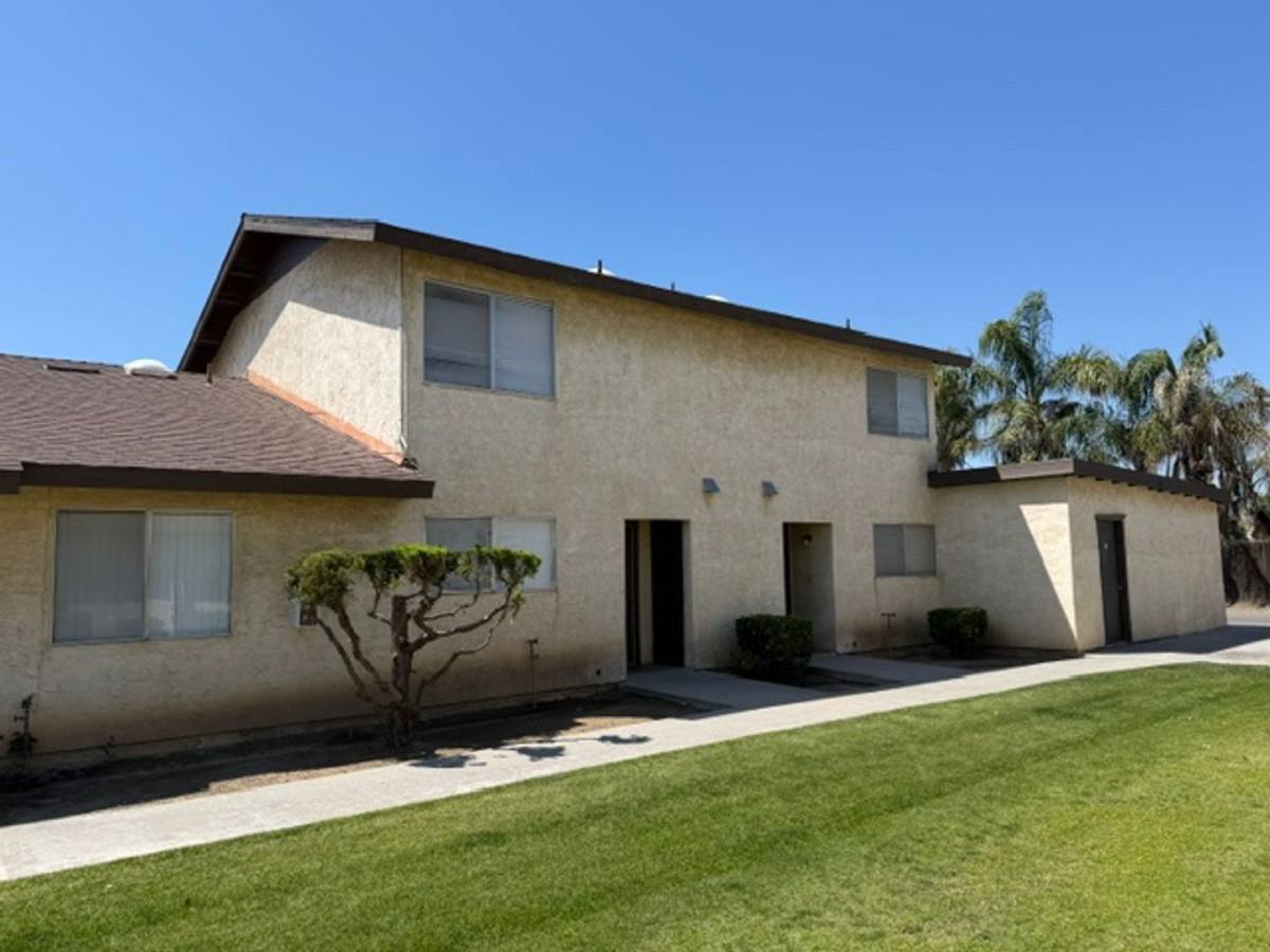 Apartment for rent at 2419 Westholme Blvd, Bakersfield, CA 93309