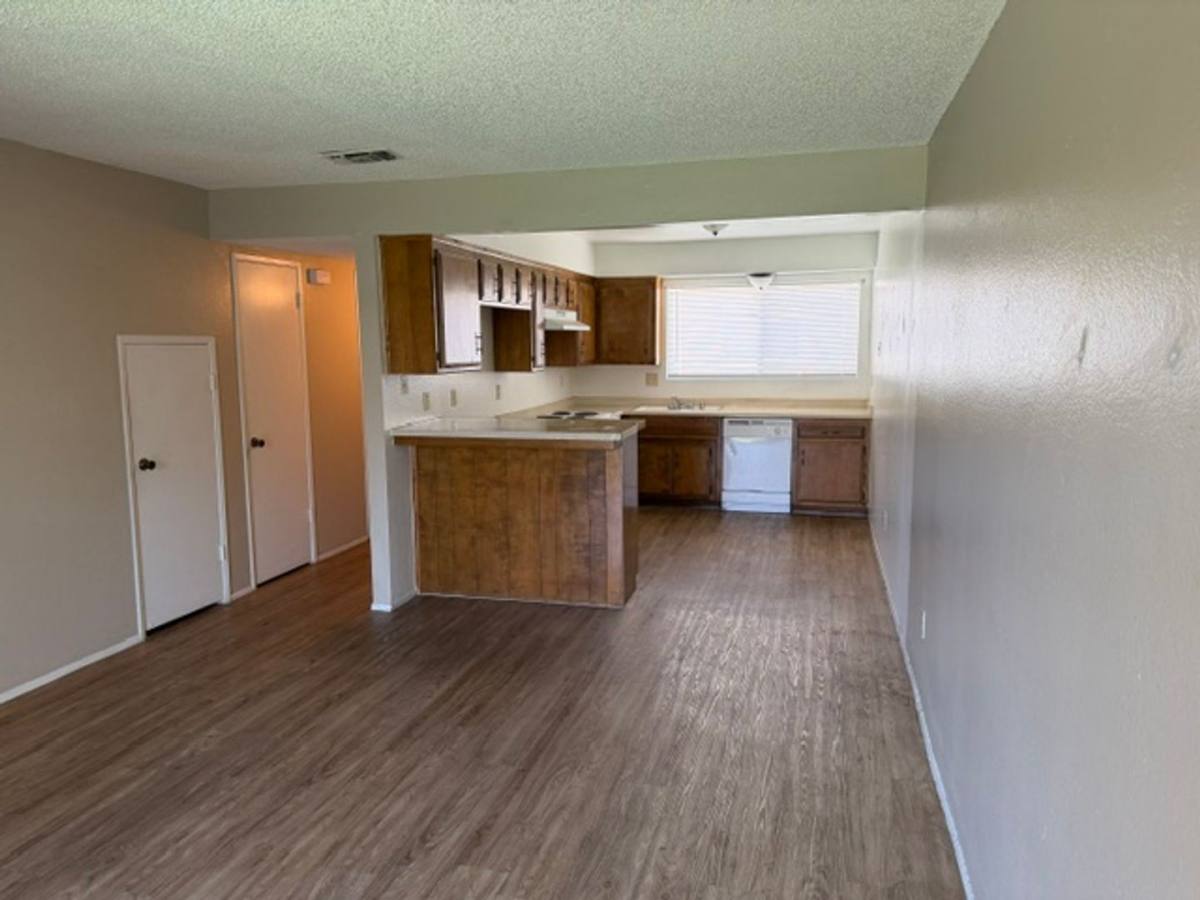 Apartment for rent at 2419 Westholme Blvd, Bakersfield, CA 93309