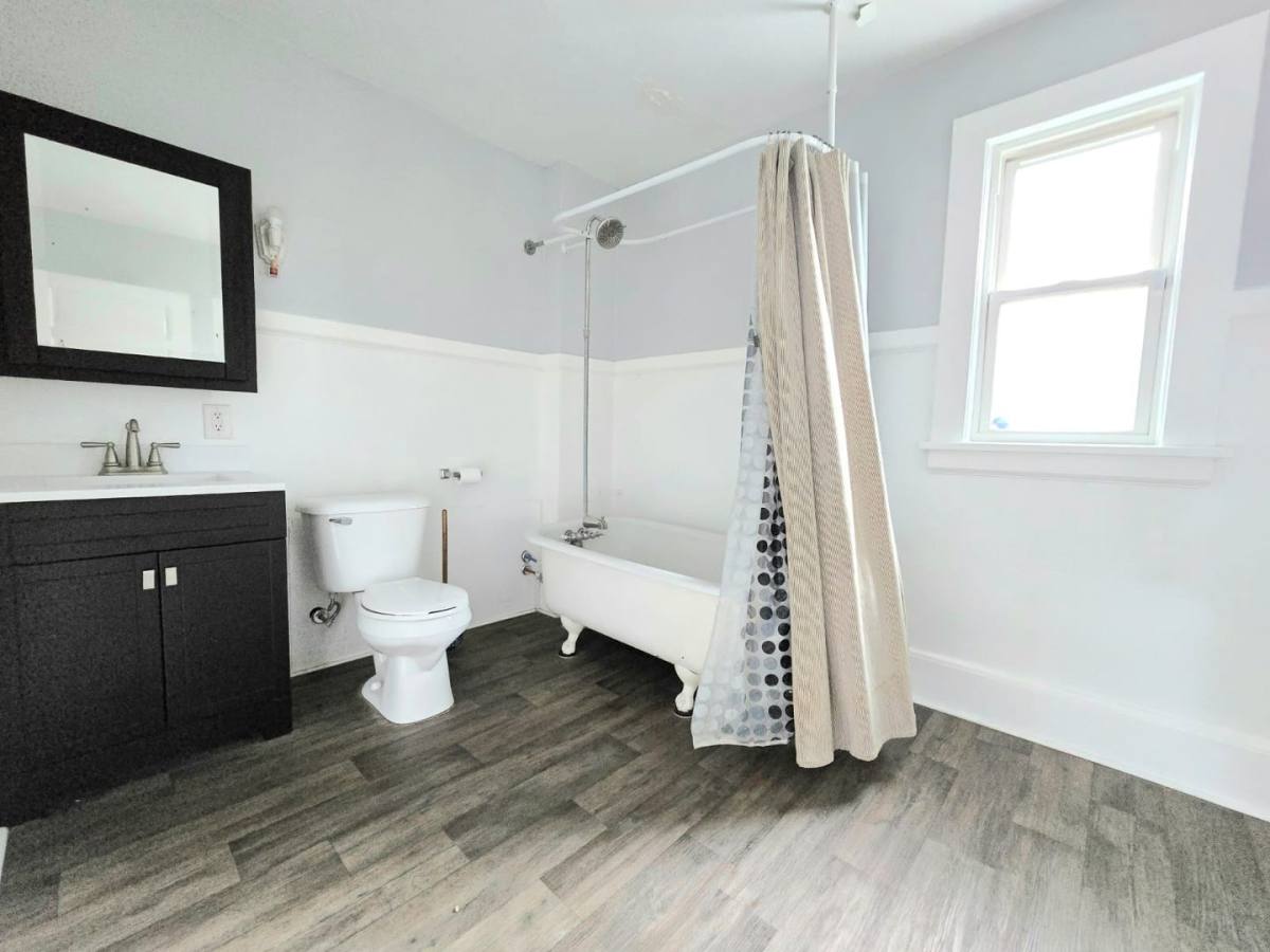 Apartment for rent at 609 E Mishawaka Ave, Mishawaka, IN 46545