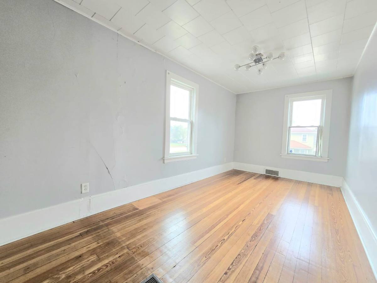 Apartment for rent at 609 E Mishawaka Ave, Mishawaka, IN 46545