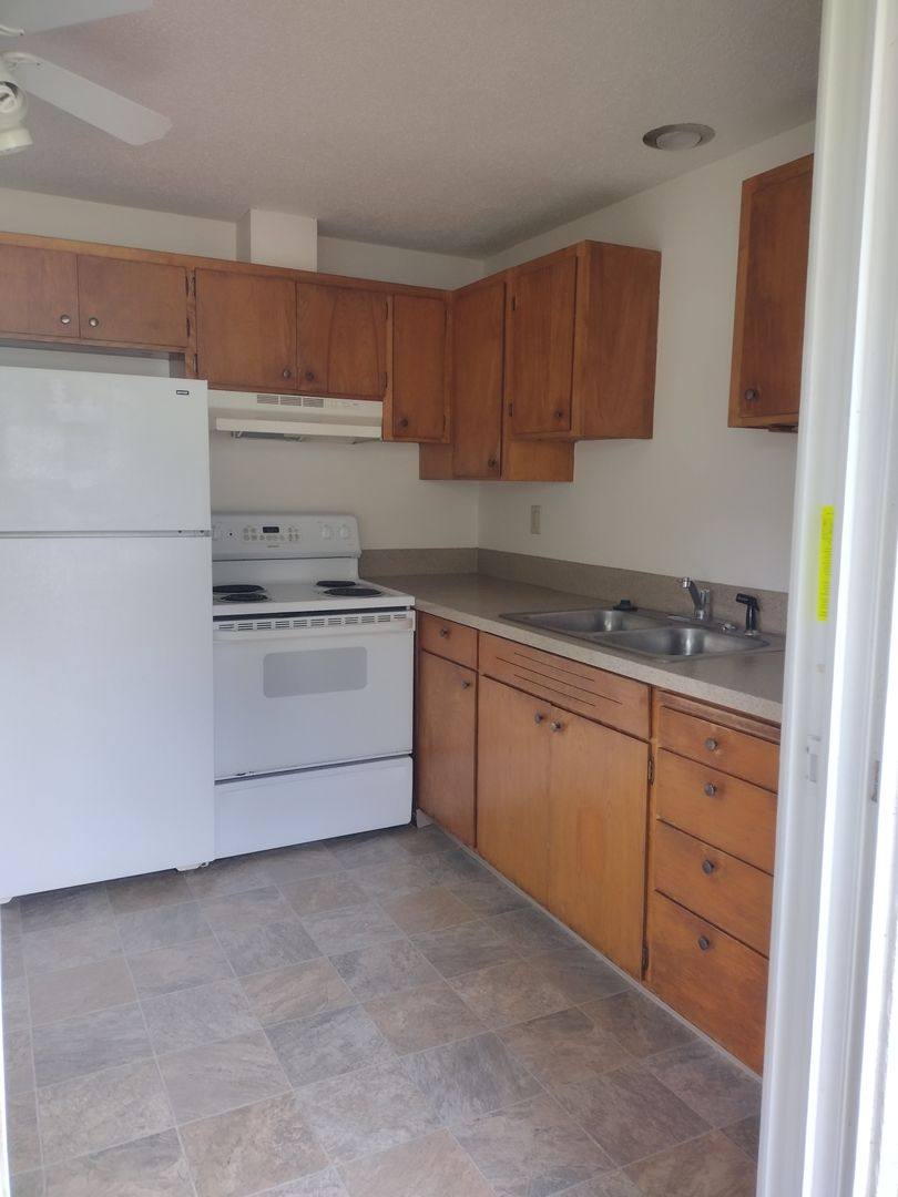 Apartment for rent at 755 E 36th Ave, Eugene, OR 97405