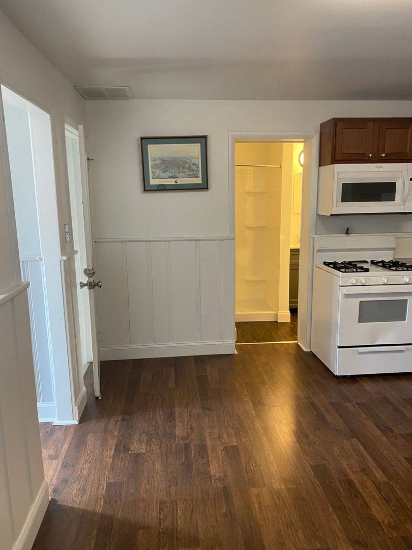 Apartment for rent at 22 Bloomsbury Ave #C, Catonsville, MD 21228