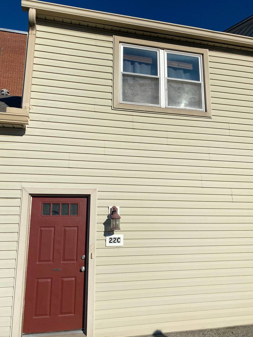Apartment for rent at 22 Bloomsbury Ave #C, Catonsville, MD 21228