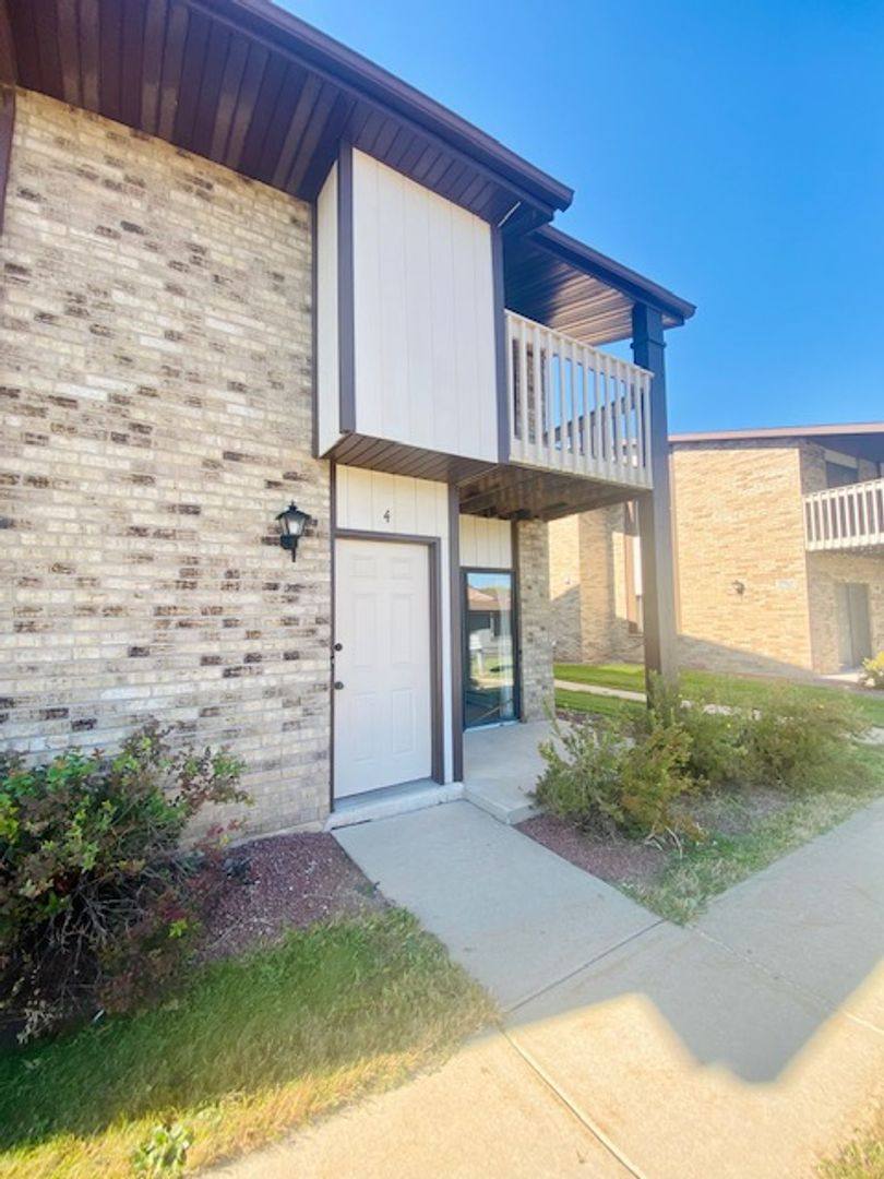 Apartment for rent at 1791 Eldorado Dr, Green Bay, WI 54302