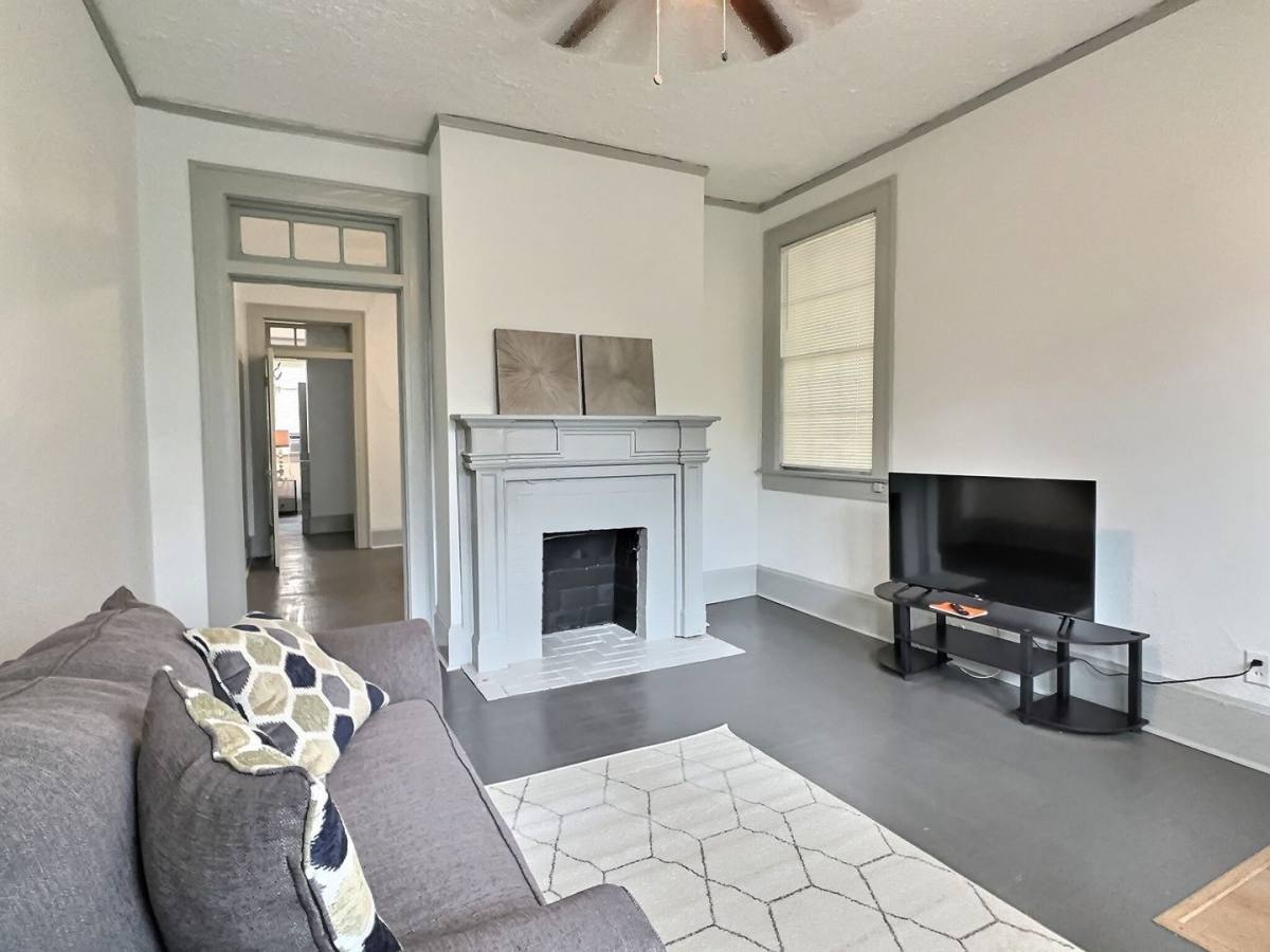 Apartment for rent at 2346 College St, Montgomery, AL 36106