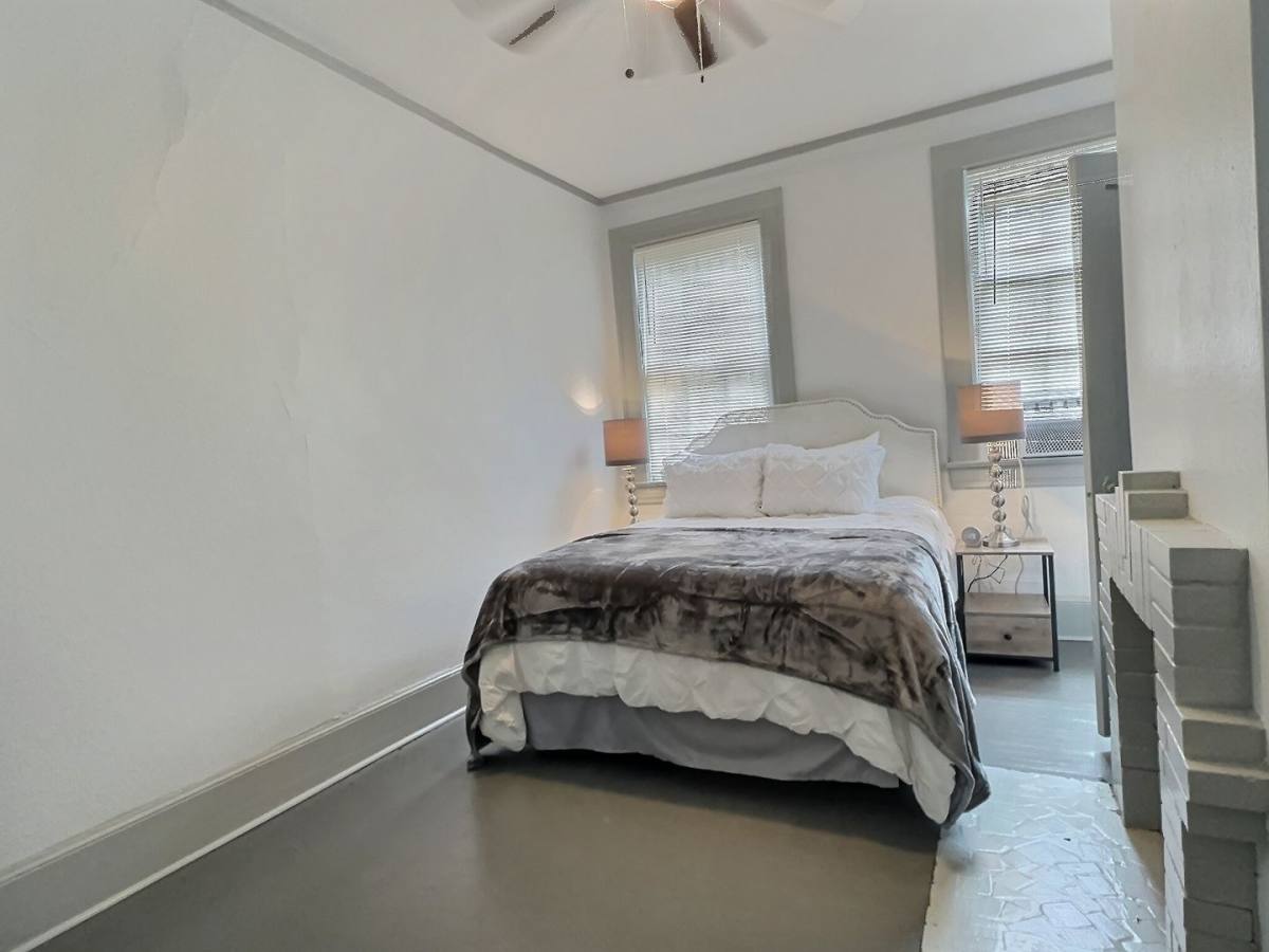 Apartment for rent at 2346 College St, Montgomery, AL 36106