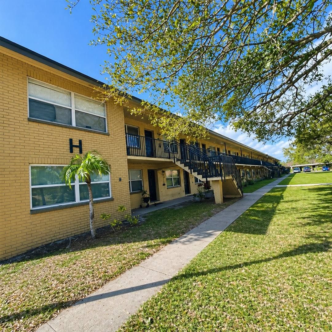 Apartment for rent at 2501 Harn Blvd, Clearwater, FL 33764