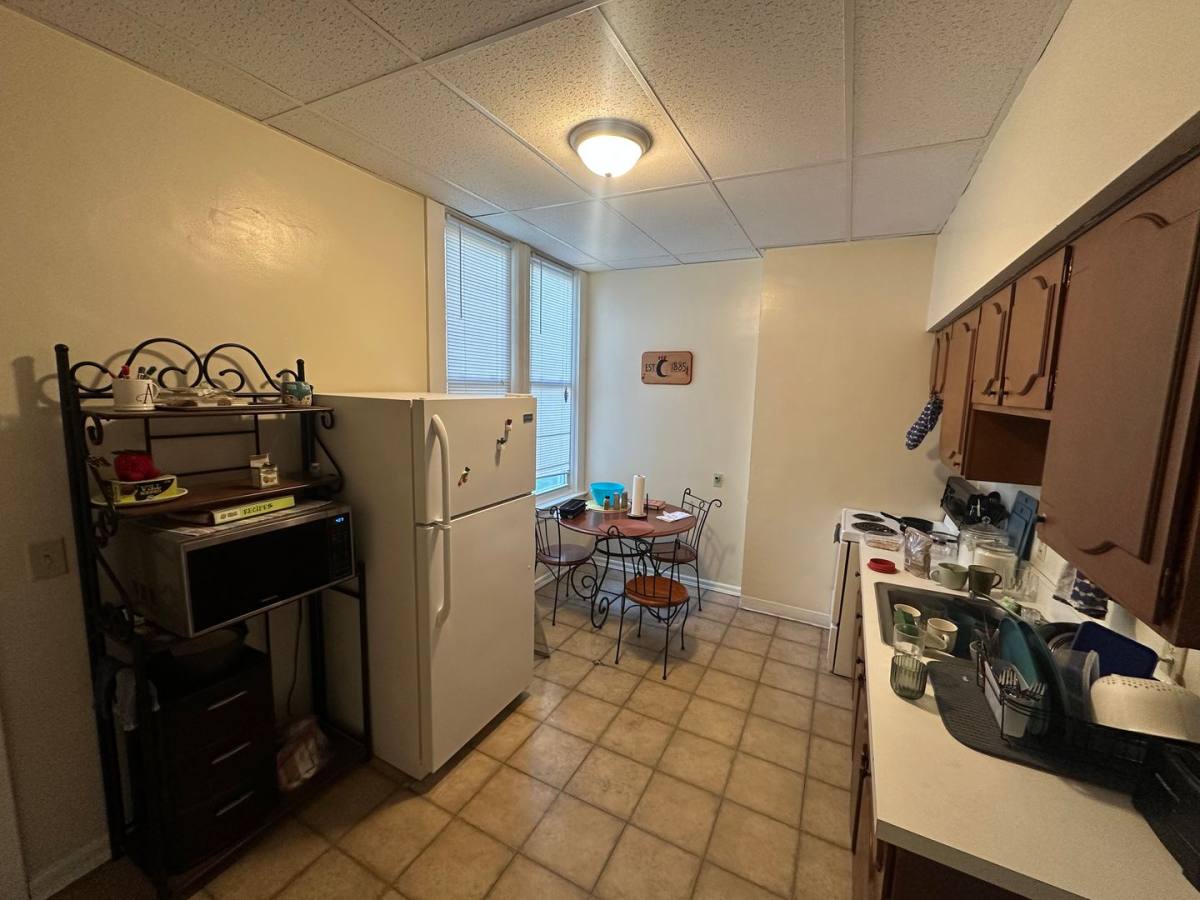 Apartment for rent at 2810-2812 Jefferson Ave, Cincinnati, OH 45219