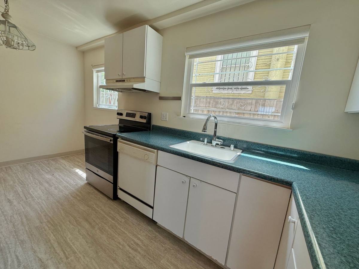 House for rent at 2606 Coolidge Ave #B, Oakland, CA 94601