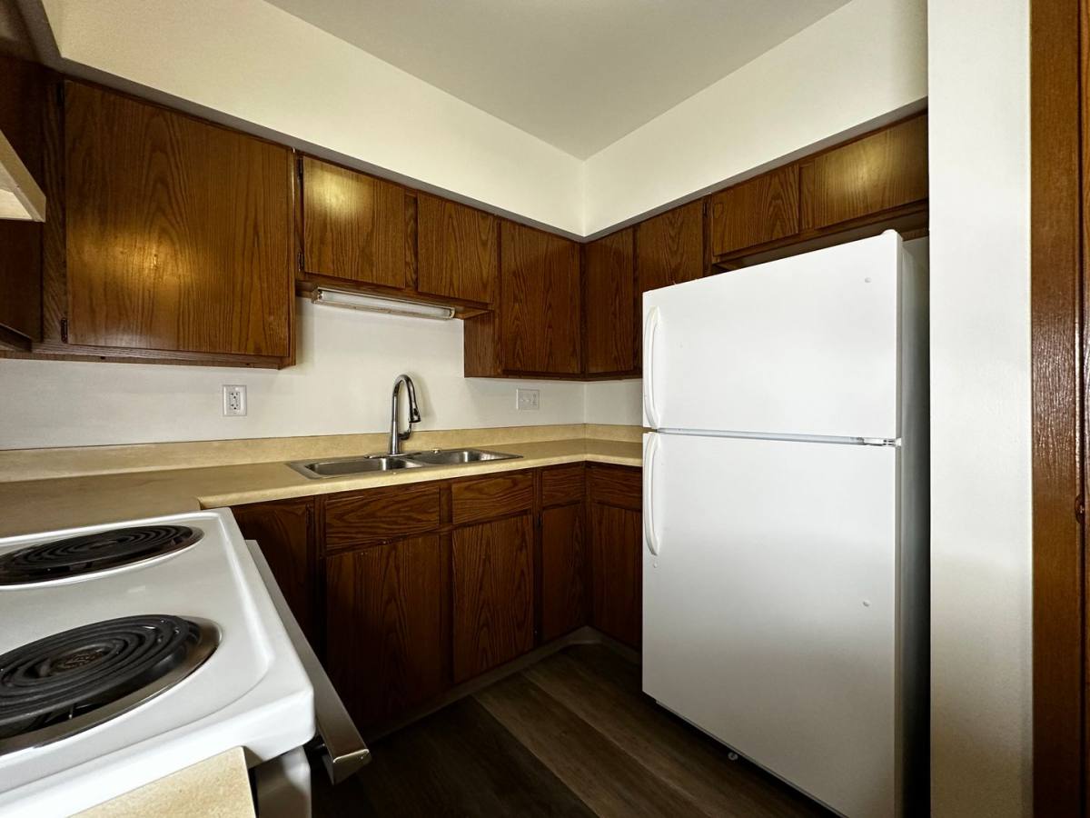 135 S 3rd St, Hilbert, WI 54129 - Apartment for Rent - Image 8