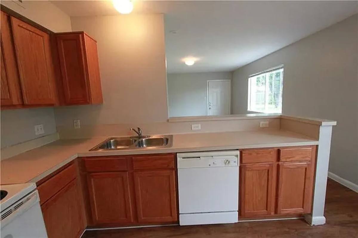 Apartment for rent at 7206 Twin Crest Dr, Austin, TX 78752