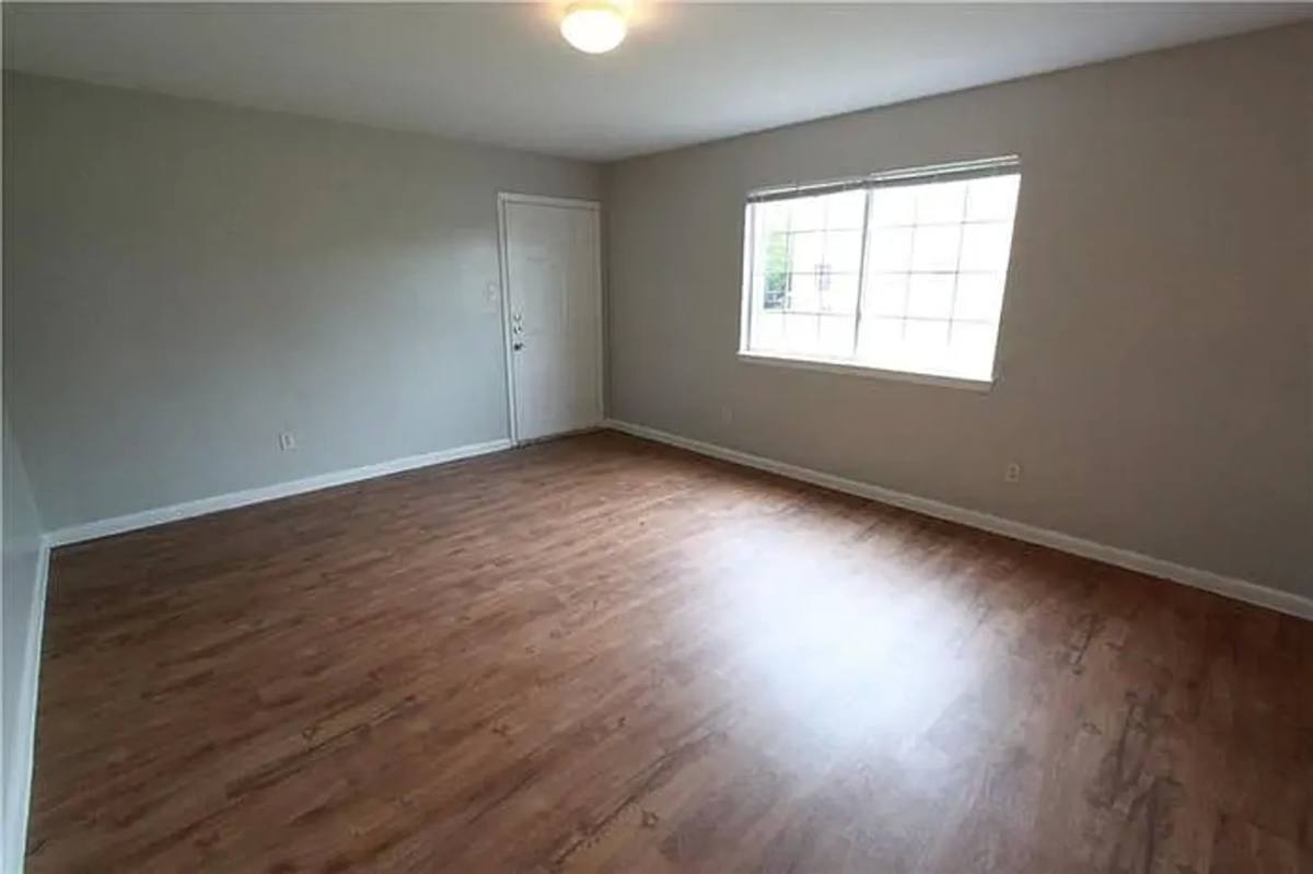 Apartment for rent at 7206 Twin Crest Dr, Austin, TX 78752